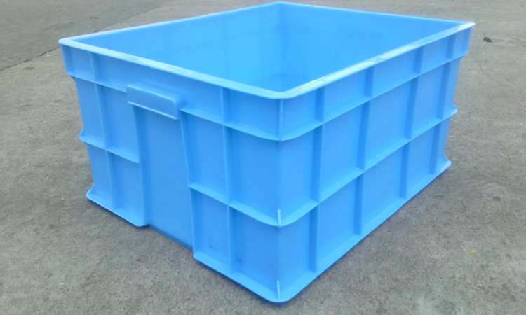 Method Two: Make a topdresser spreader with a large plastic bin 