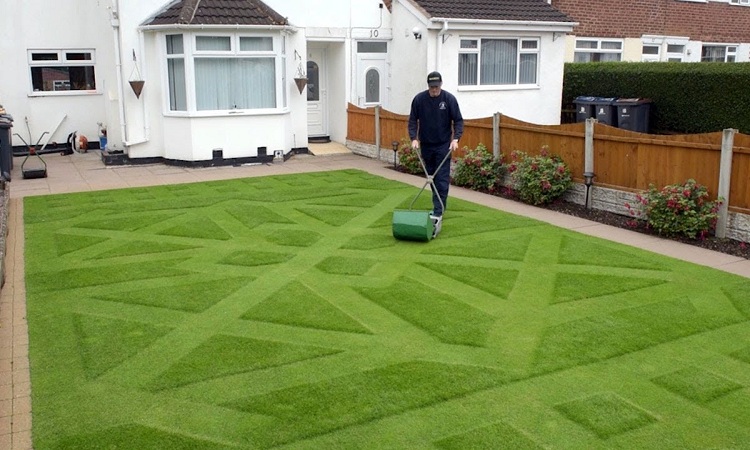 Tips For Making Beautiful Lawn Mowing Patterns